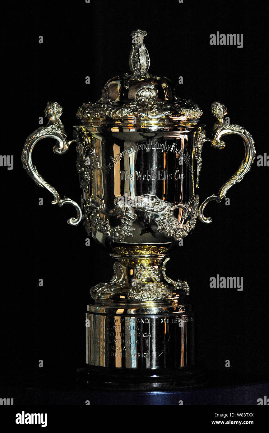 Coupe du Monde de Rugby sur l'affichage à la Cathédrale de Hereford - La Coupe Webb Ellis. Banque D'Images