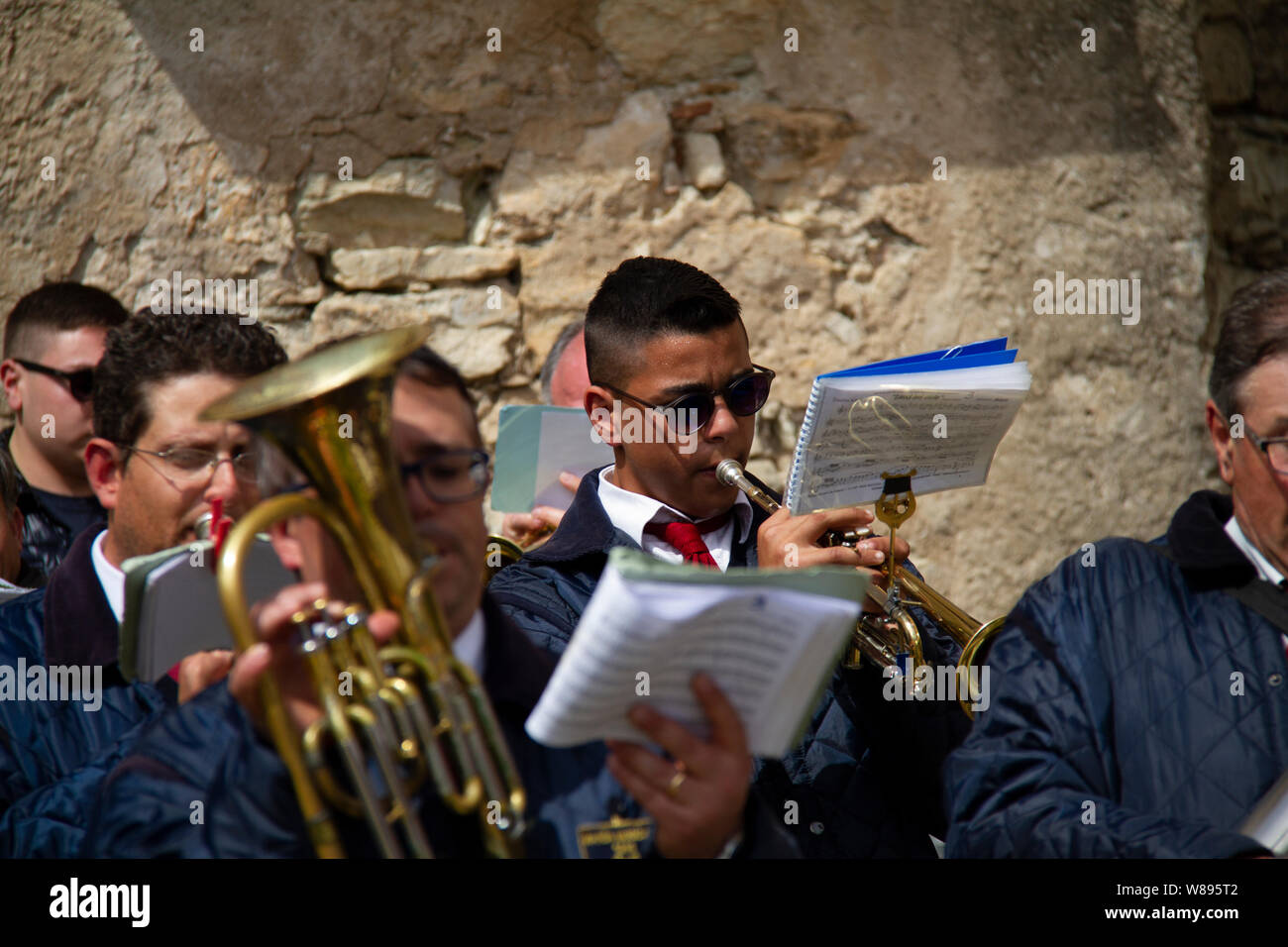 Instrument à vent en uniforme Vendredi Saint à Erice bande Sicile Italie Méditerranée Banque D'Images