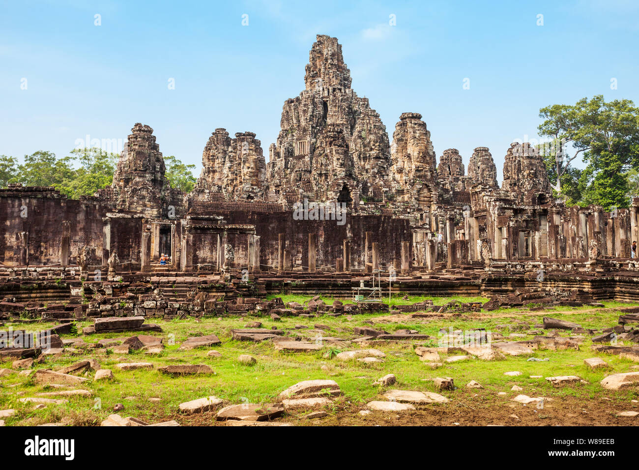 Bayon est un célèbre temple Khmer à Angkor au Cambodge Banque D'Images