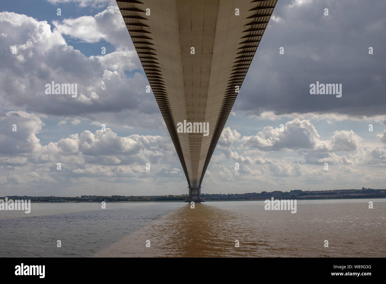Le Humber Bridge, à Hull, dans le Yorkshire UK grand span suspension bridge Banque D'Images