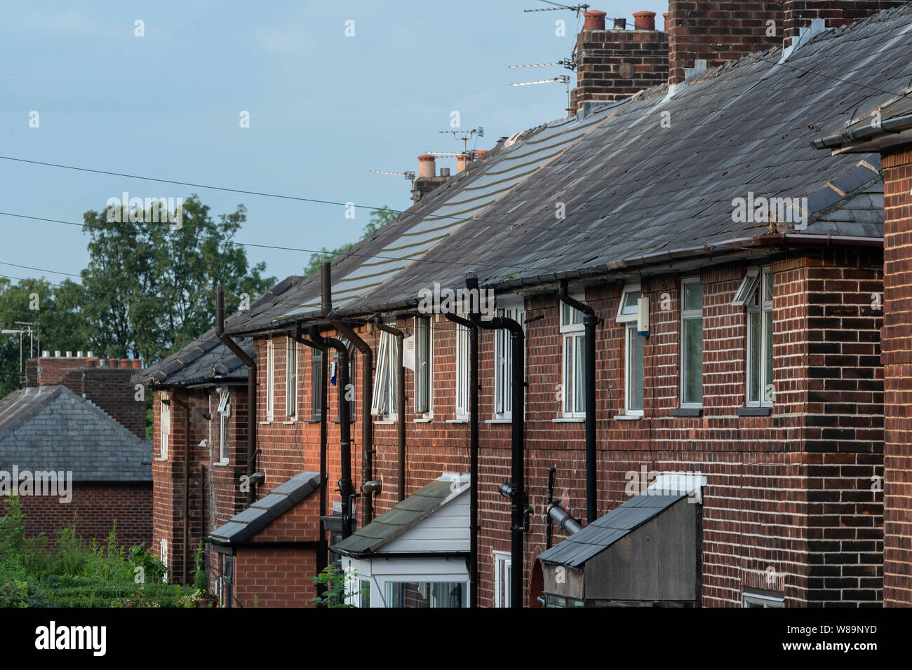 Un exemple de logement dans la région de South Manchester Wythenshawe (usage éditorial uniquement). Banque D'Images