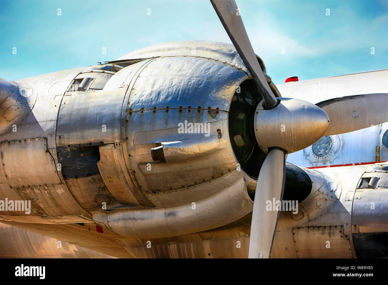 Moteur en étoile Wright R-3550 sur l'aile d'un Lockheed L1049 Constellation de TWA Banque D'Images