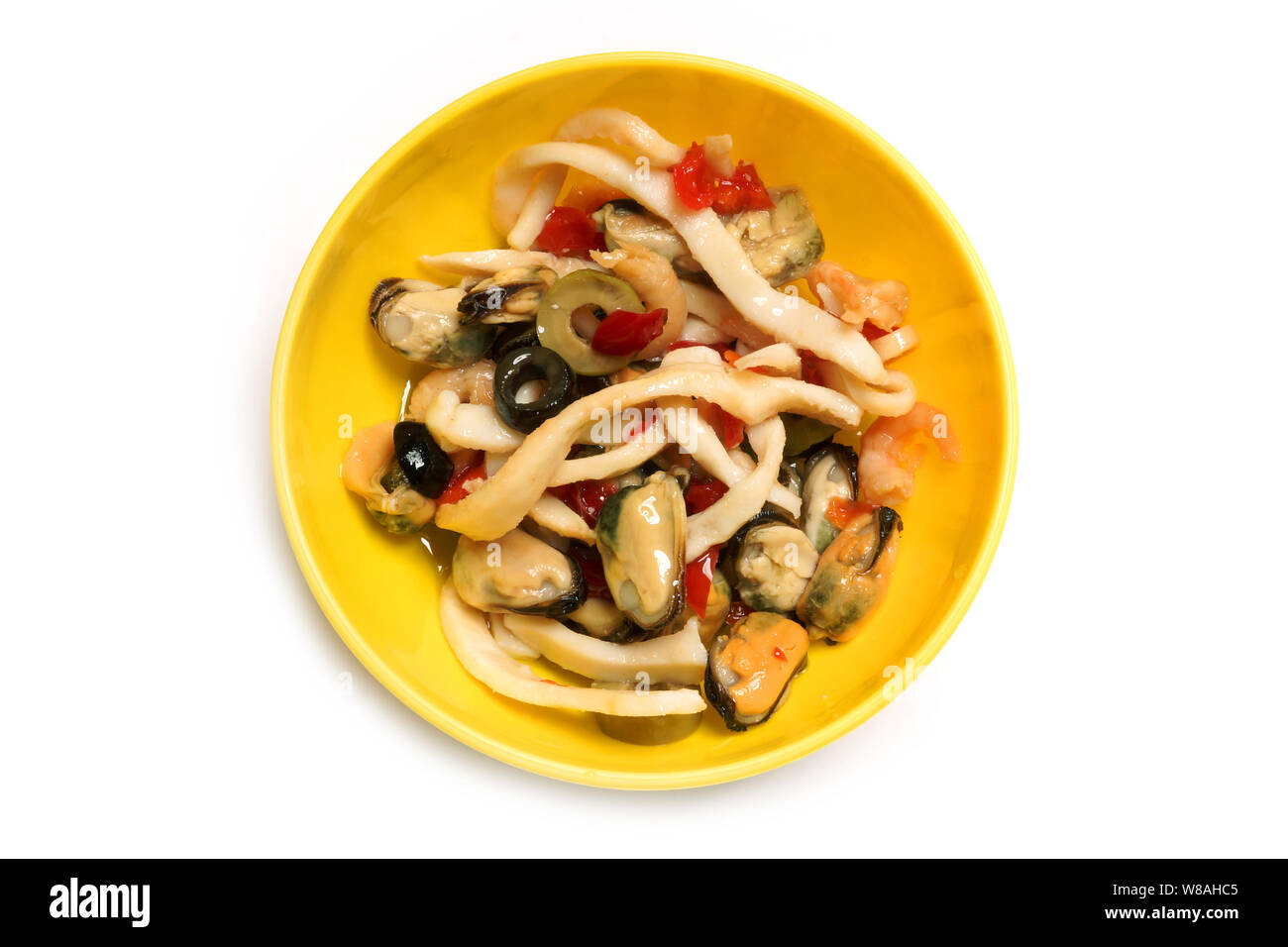 Une salade de fruits de mer aux moules et aux olives Banque D'Images