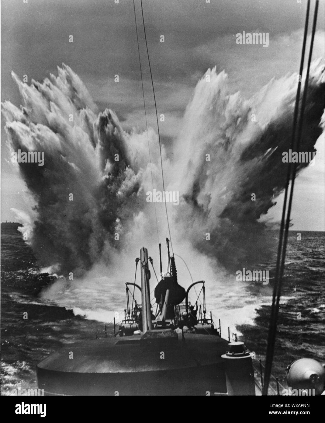 Depth charge d'explosion dans les Bataille de l'Atlantique c1943. Banque D'Images