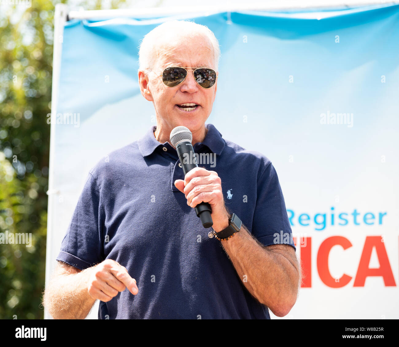 Ancien Vice-président américain Joe Biden (D) s'exprimant sur la tribune à l'Iowa State Fair de Des Moines (Iowa) le 8 août 2019. Banque D'Images