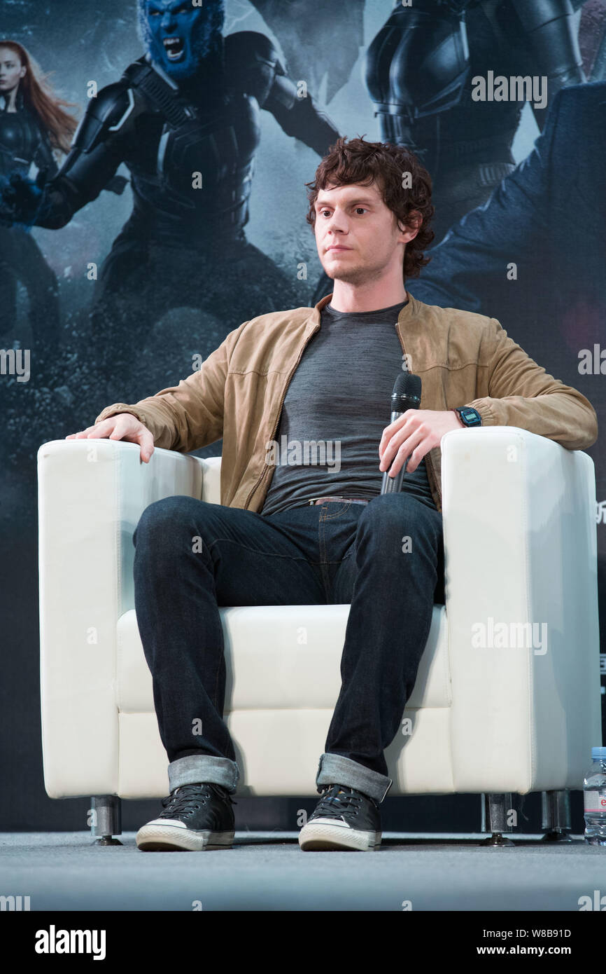 Evan Peters X Men Banque De Photographies Et D Images A Haute Resolution Alamy