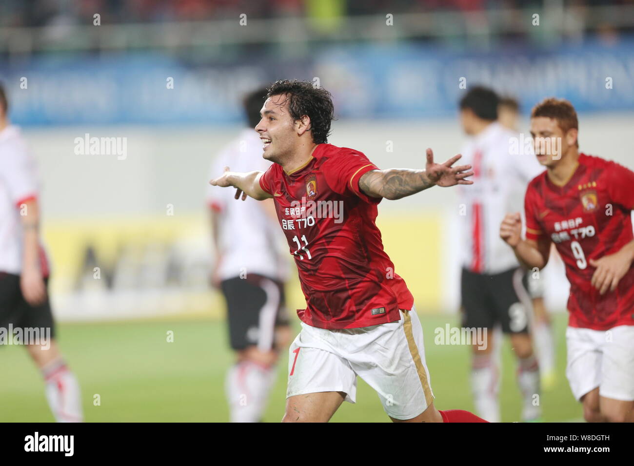 Ricardo Goulart, centre de la Chine, Guangzhou Evergrande FC Taobao, célèbre après avoir marqué un but contre la Corée du Sud de la FC Séoul pendant leur groupe Banque D'Images