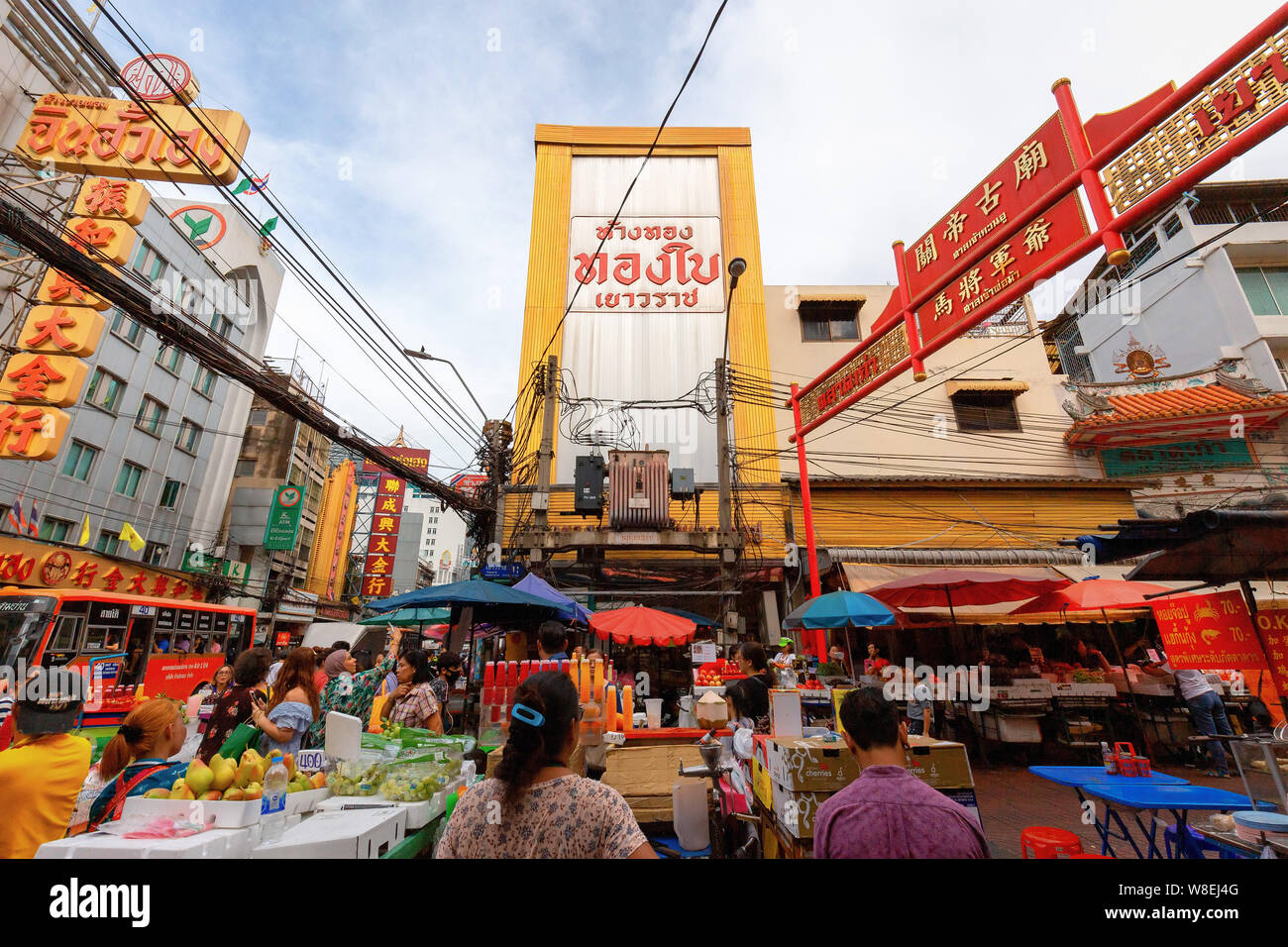 Bangkok - La Thaïlande, 3 août 2019 : Yaowarat road est le centre de China town à Bangkok Banque D'Images