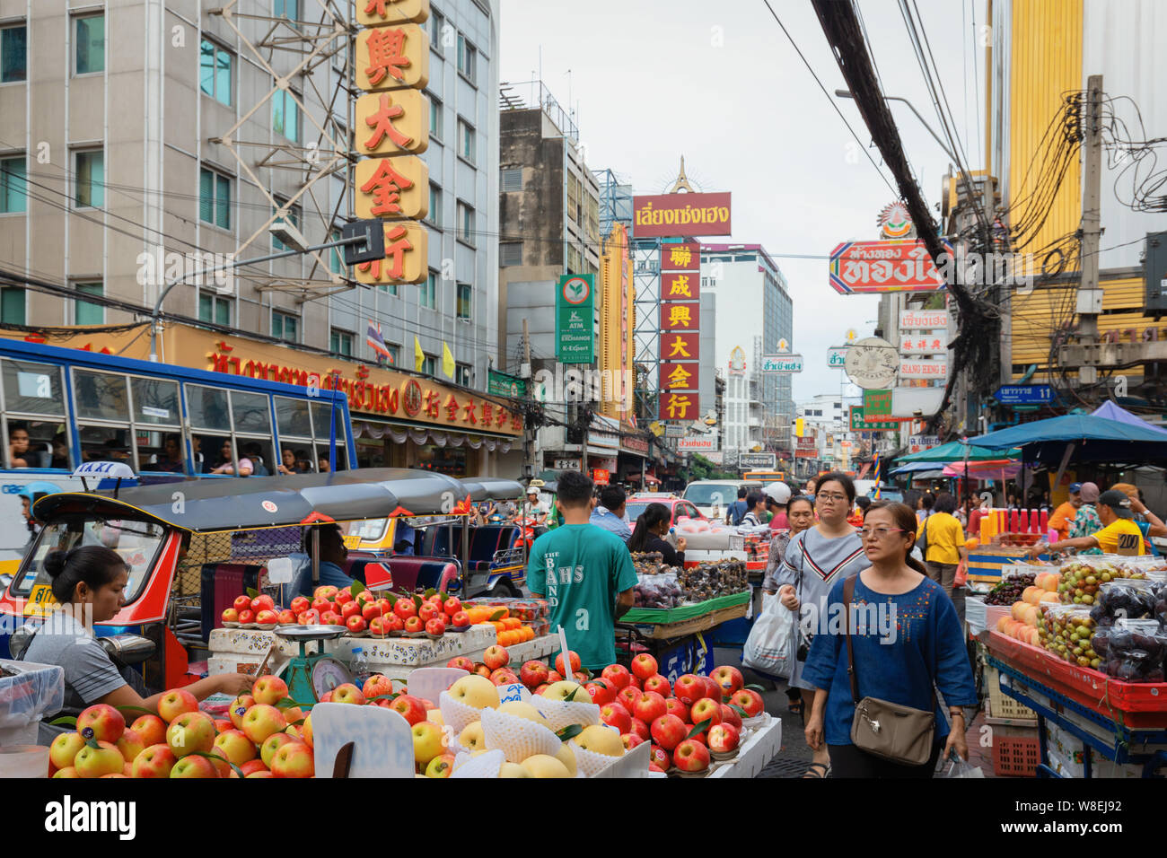 Bangkok - La Thaïlande, 3 août 2019 : Yaowarat road est le centre de China town à Bangkok Banque D'Images