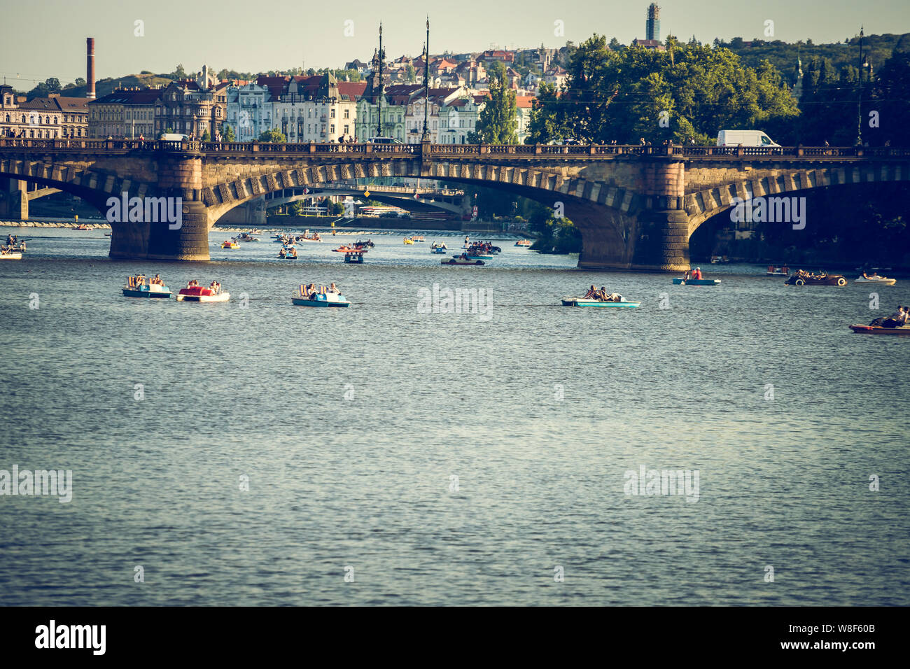 Pont Pont de granit de la Légion est sur la Vltava à Prague. Banque D'Images