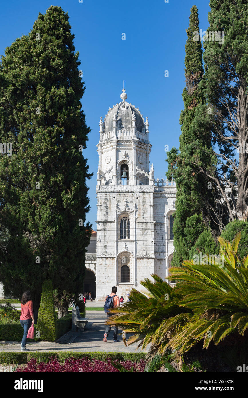Lisbonne, Portugal. La façade extérieure du Mosteiro dos Jeronimos, ou le monastère des Hiéronymites de la. Le monastère est considéré comme un triomphe de la Ma Banque D'Images