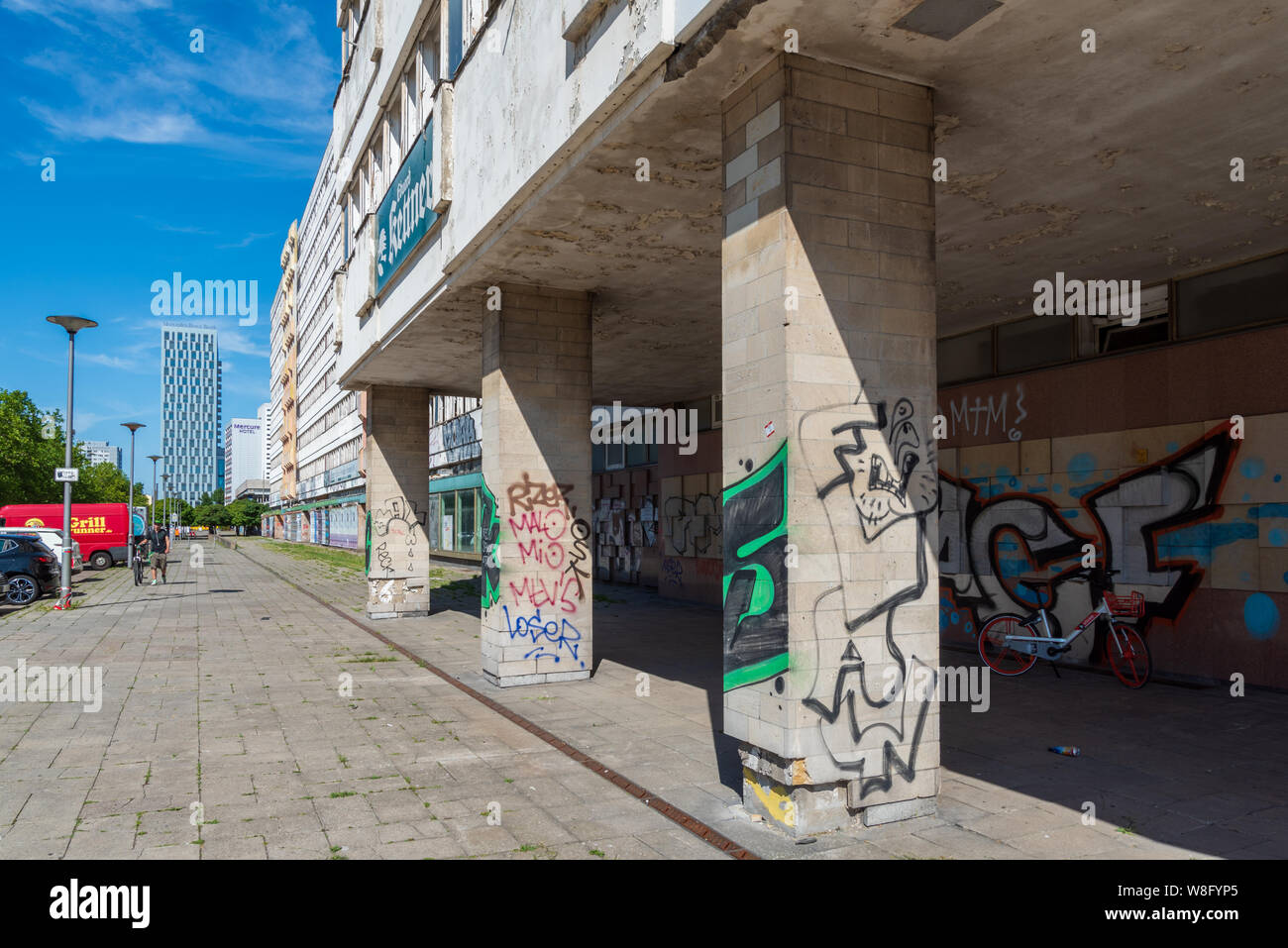 Haus der Statistik, de l'épave l'ancien bâtiment de l'Office statistique de l'Allemagne de l'est au centre de Berlin Banque D'Images