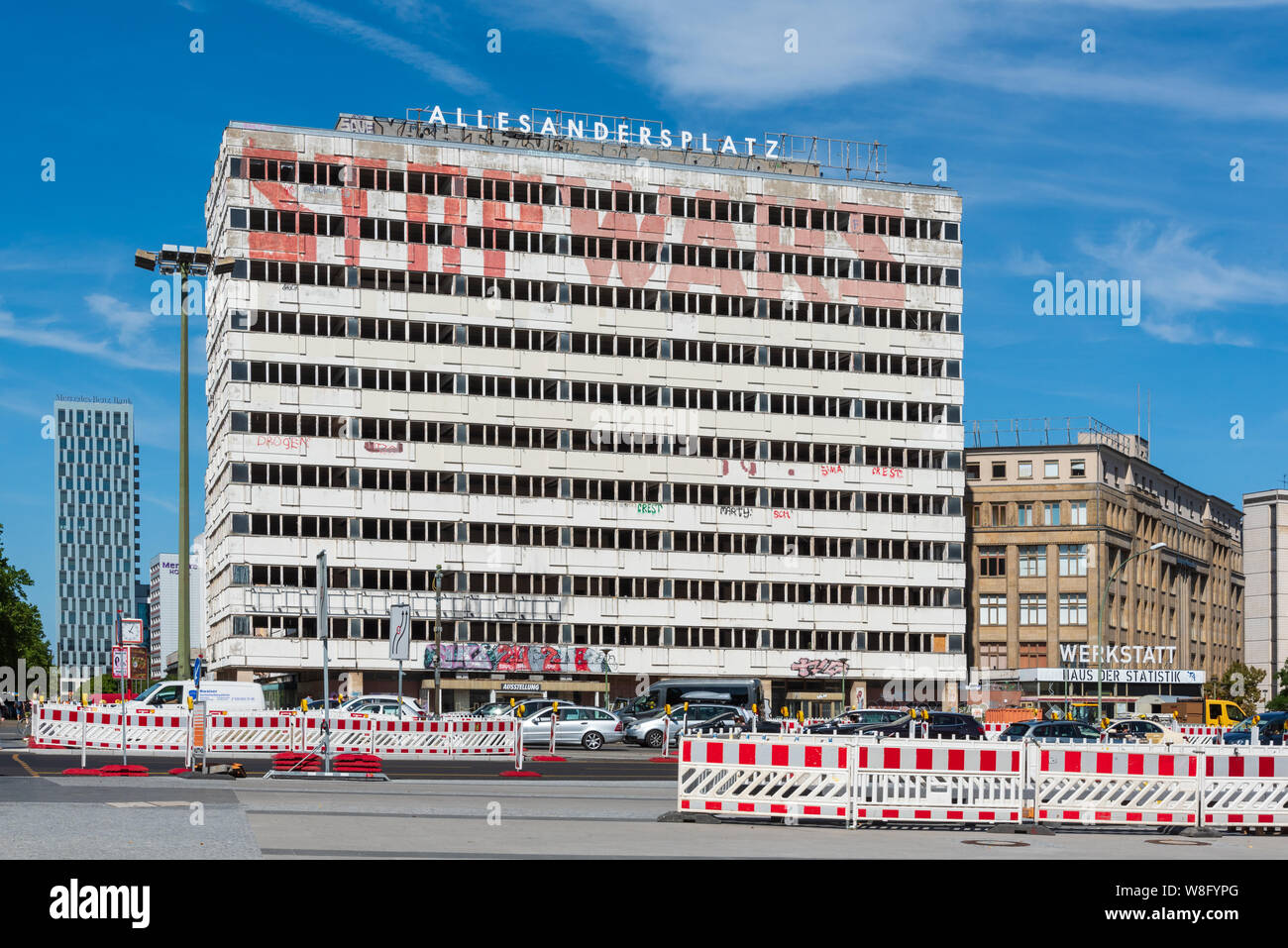 Haus der Statistik, de l'épave l'ancien bâtiment de l'Office statistique de l'Allemagne de l'est au centre de Berlin Banque D'Images
