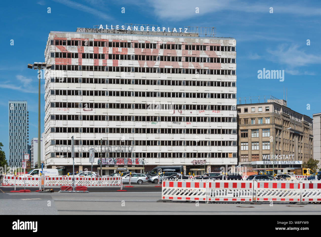 Haus der Statistik, de l'épave l'ancien bâtiment de l'Office statistique de l'Allemagne de l'est au centre de Berlin Banque D'Images