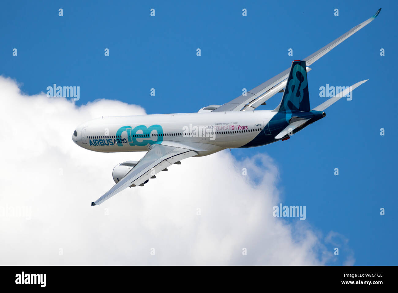 LE BOURGET PARIS - JUN 21, 2019 : nouveaux Airbus A330neo avion avion effectuant au Bourget. Banque D'Images