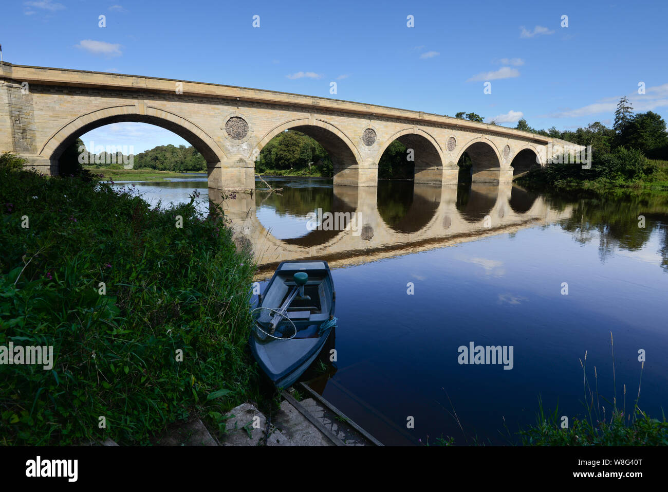 Coldstream Bridge traversant la frontière Anglo Scottish sur la rivière Tweed Banque D'Images