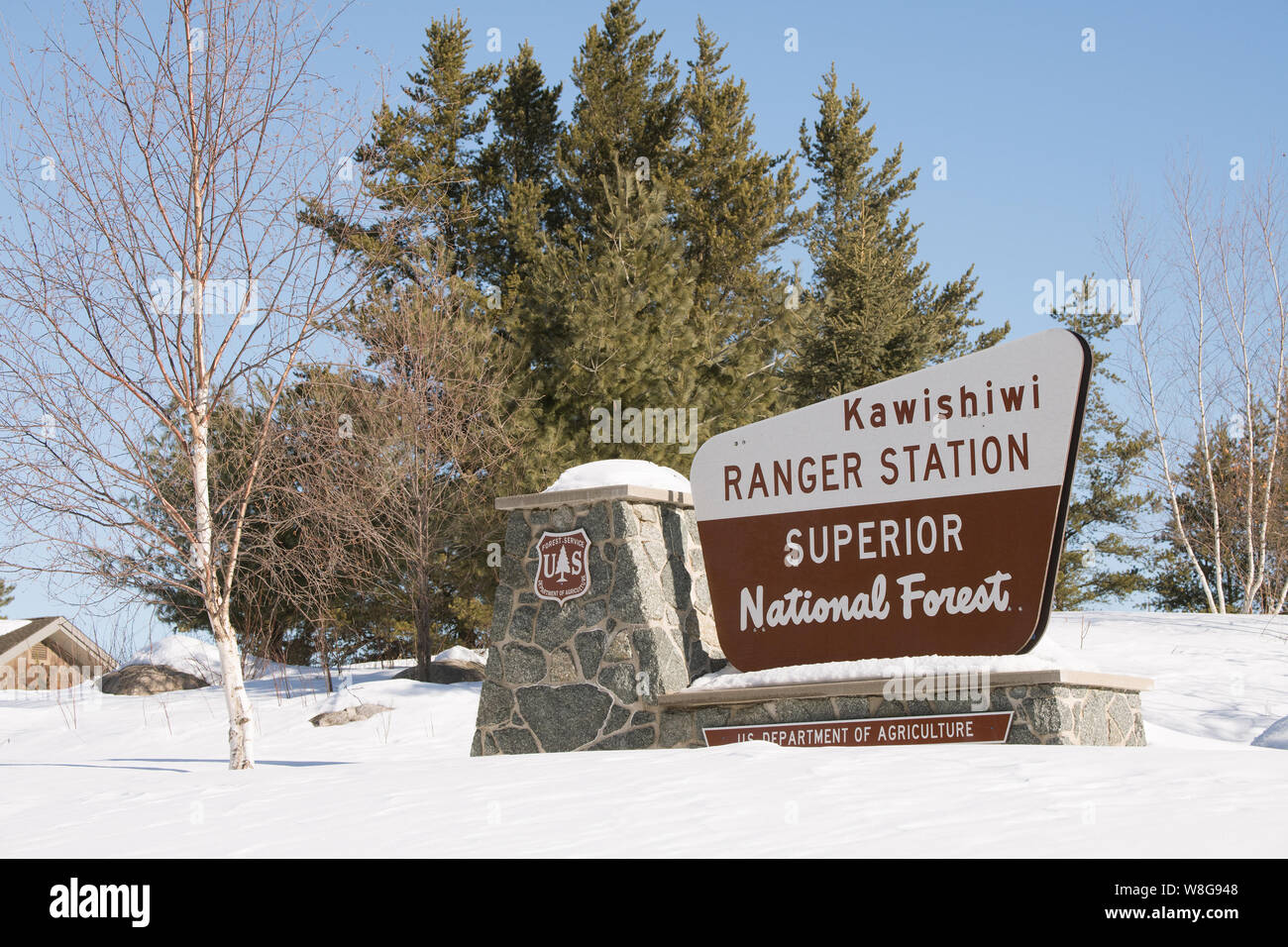 Superior National Forest Kawishiwi Ranger Ranger Station Bureau de district et de signer à Ely, MN, le 2 mars 2018. Banque D'Images