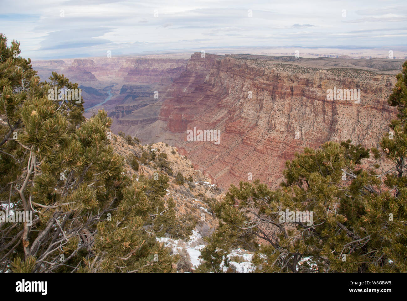 L'heure d'hiver dans le Grand canyon quand la neige est tombée et montre la profondeur de la beauté de l'une des sept merveilles du monde. Banque D'Images