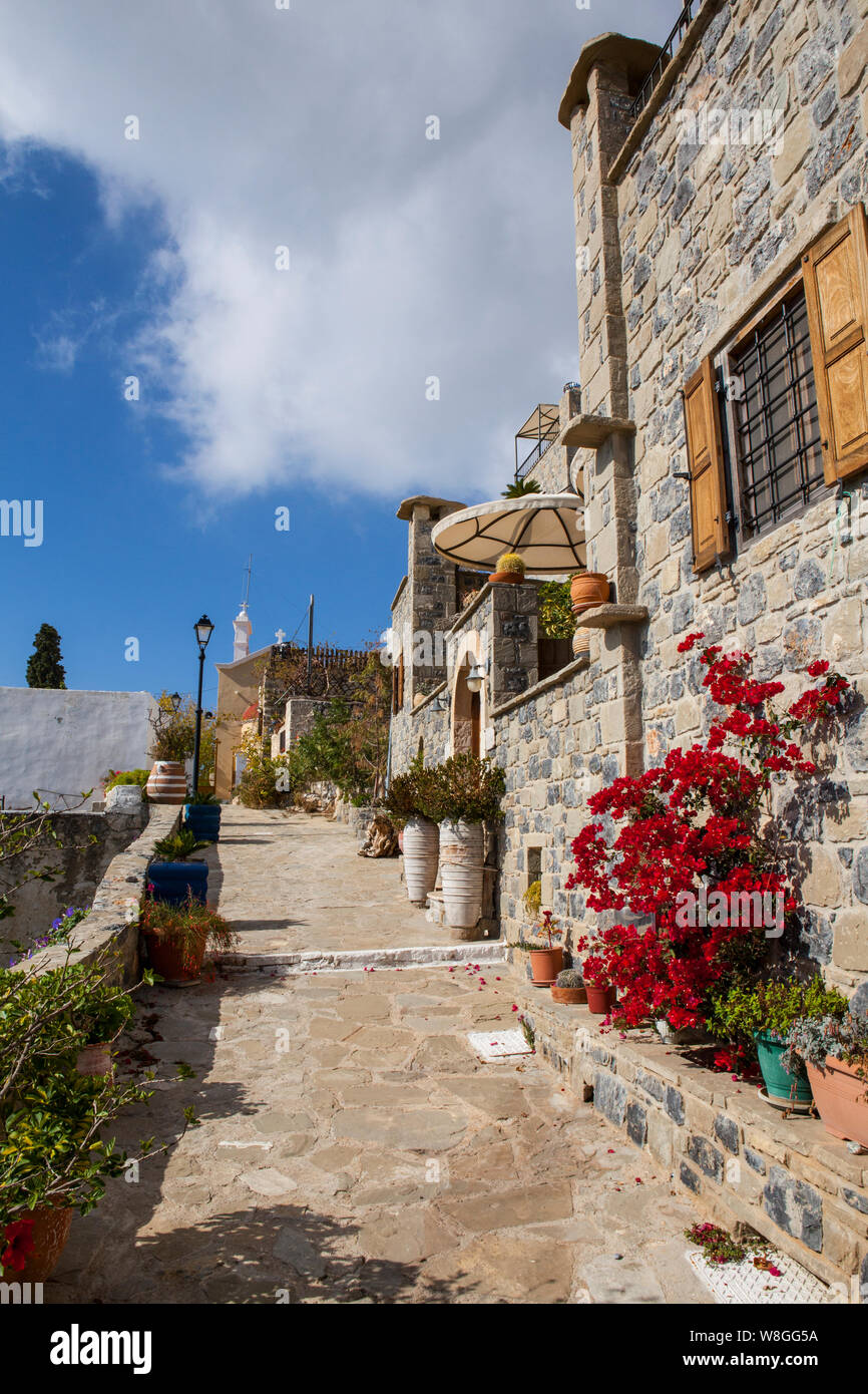 Maisons traditionnelles et de vieux bâtiments dans le village d'Anatoli, Crete Banque D'Images