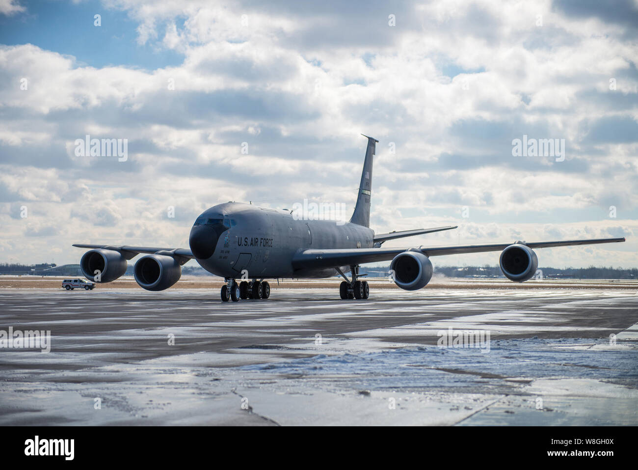 Un KC-135 Stratotanker arrive à la station de la Réserve aérienne de Niagara Falls, NY, marquant son arrivée officielle et le début de la transition de la 914t Banque D'Images