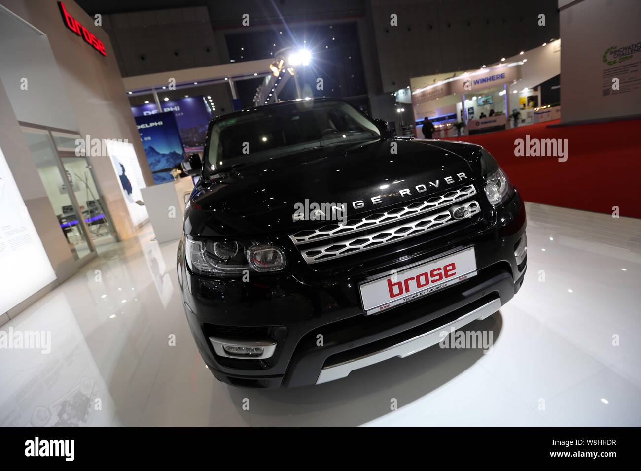 Un SUV Brose de Jaguar Land Rover est sur l'affichage lors du 16ème Salon International de l'Automobile International de Shanghai, également connu sous le nom de Auto Shanghai 2015 Banque D'Images