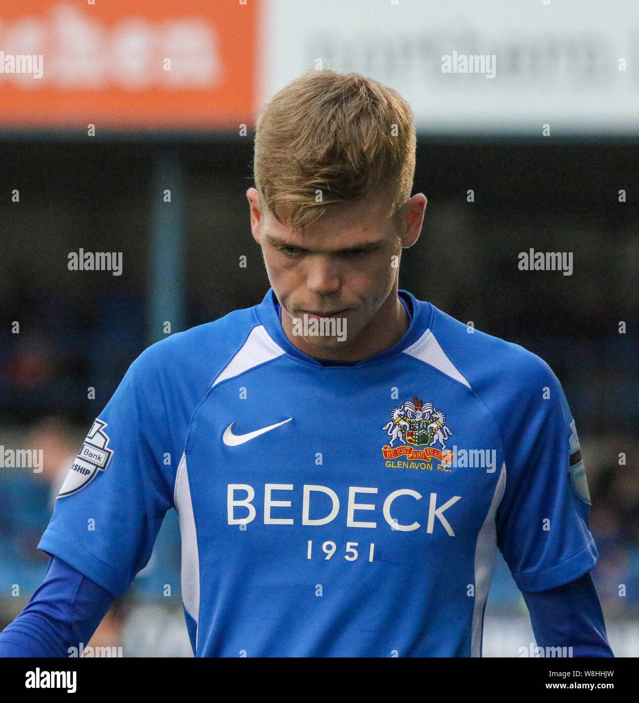 Mourneview Park, Lurgan, Irlande du Nord, Royaume-Uni. 09Th Aug 2019. Danske Bank ; Premiership v Glenavon Glentoran (blanc) dans le match d'ouverture de la saison 2019-2020 en Irlande du Nord. Le Glenavon Rhys réfléchissant Marshall après son licenciement. CAZIMB:Crédit/Alamy Live News. Banque D'Images