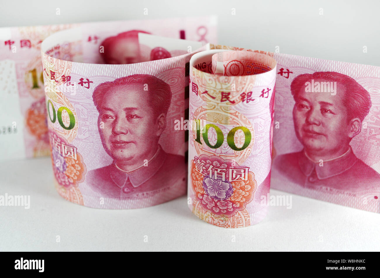 Illustration de yuan RMB (renminbi) Billets en euros Le Fonds monétaire international a admis le dans son panier de monnaies de réserve d'élite le lundi Banque D'Images