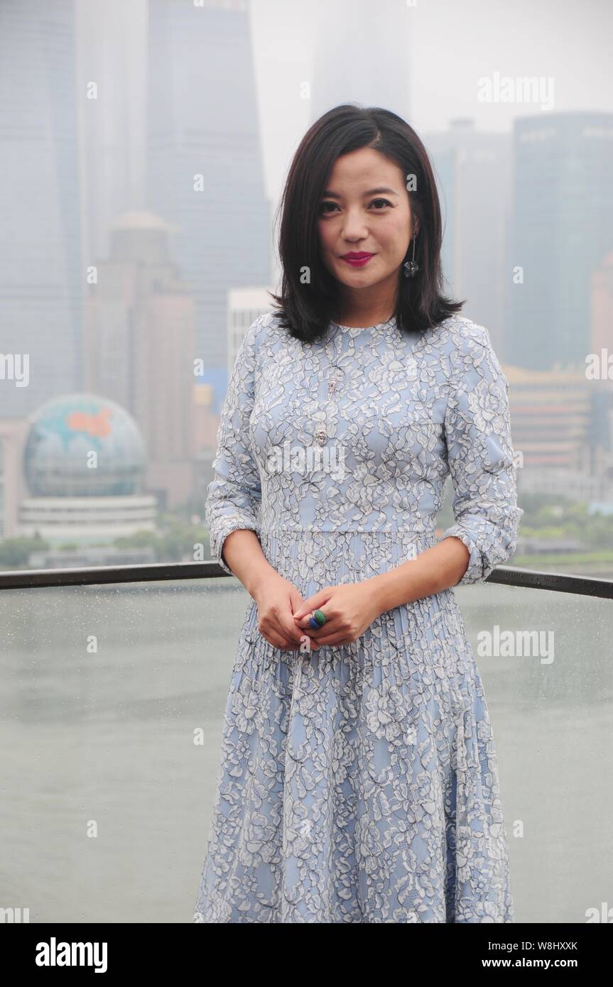 L'actrice chinoise Zhao Wei pose lors d'un photocall pour son film 'Hollywood' Aventures à Shanghai, Chine, 22 juin 2015. Banque D'Images