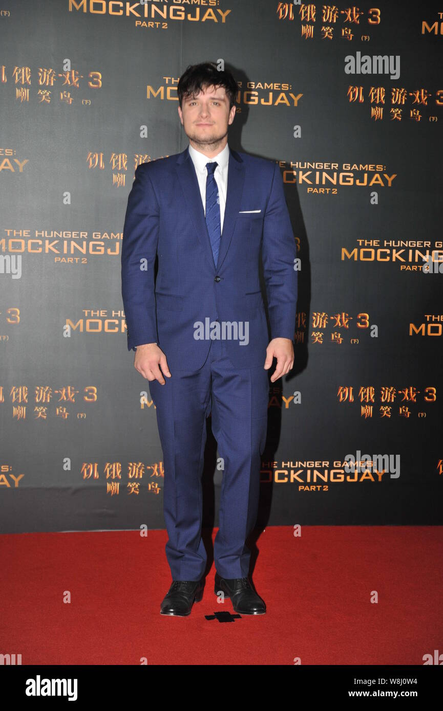 L'acteur américain Josh Hutcherson pose sur le tapis rouge pour la ...