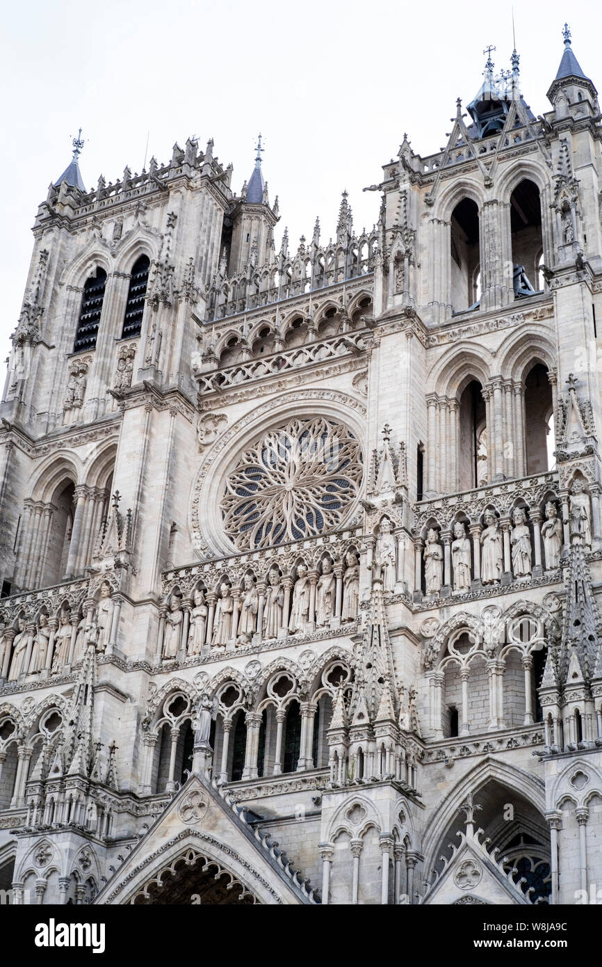 Amiens notre dame cathedral portail Banque de photographies et d’images ...