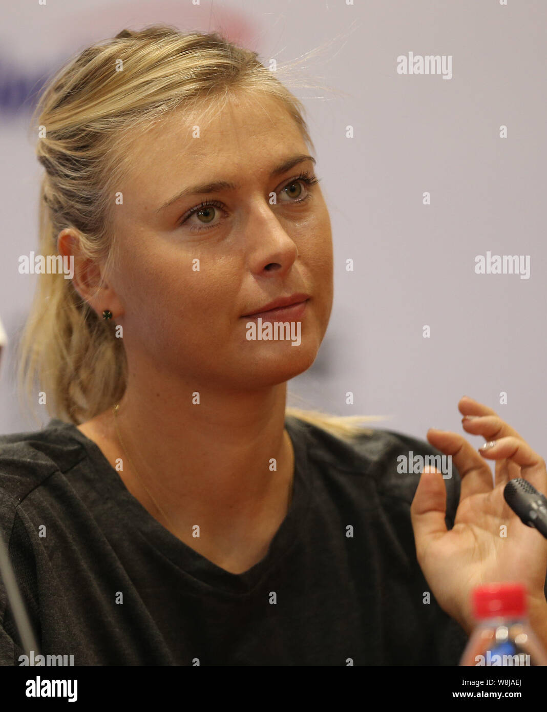 Maria Sharapova de Russie participe à une conférence de presse pour l'année 2015 Tournoi de tennis WTA Wuhan à Wuhan, Chine centrale, la province du Hubei, 26 S Banque D'Images