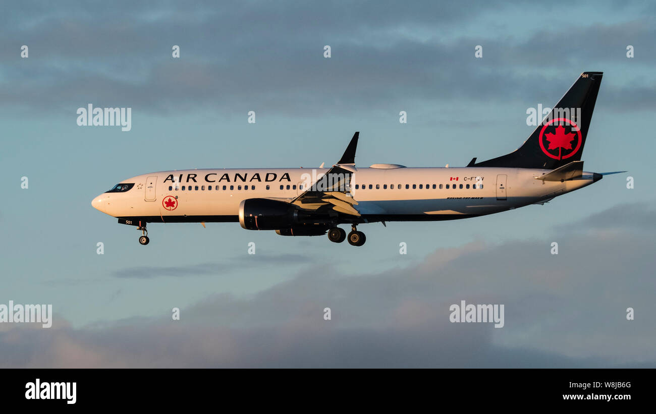 Air Canada Boeing 737 MAX 8 avion avion avion avion de ligne à réaction airborne courte finale livrée new-look d'atterrissage Banque D'Images