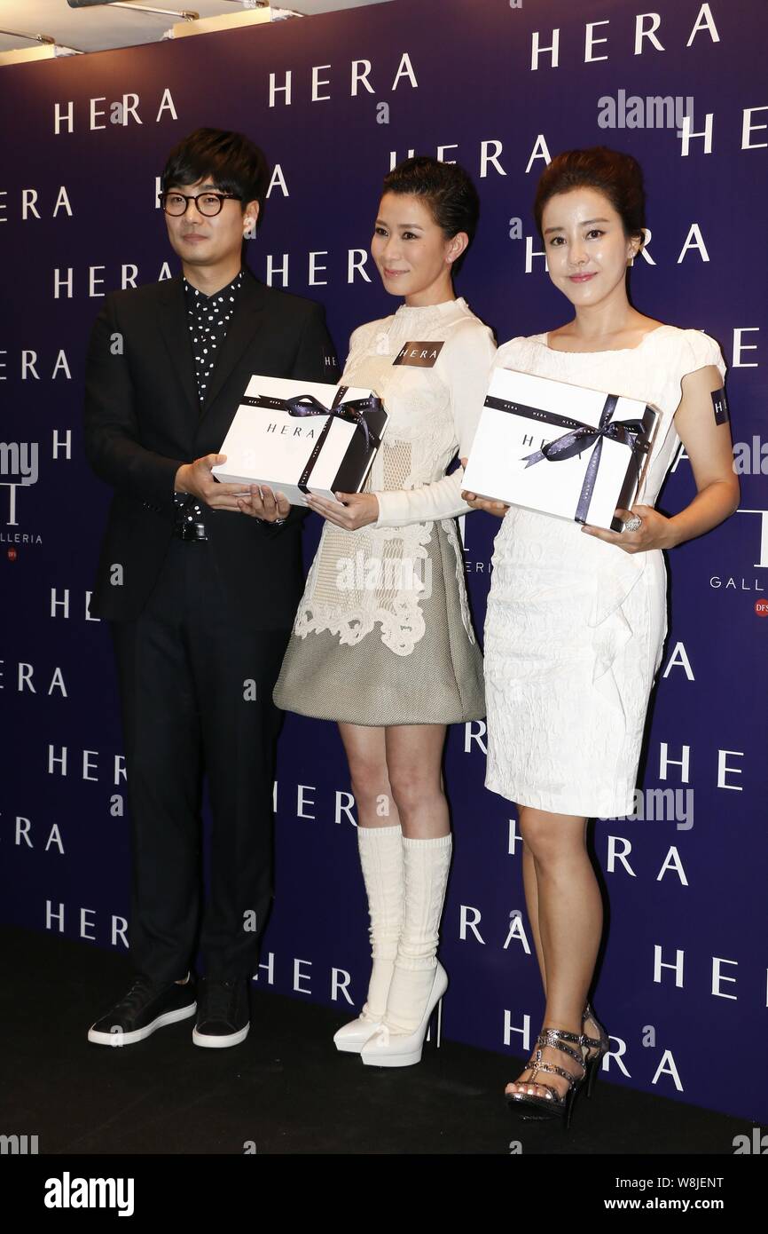 L'actrice sud-coréen Park Eun-hye, droite, et l'actrice de Hong Kong Charmaine Sheh, centre, poser lors de l'inauguration d'un magasin concept sud-coréen de Banque D'Images