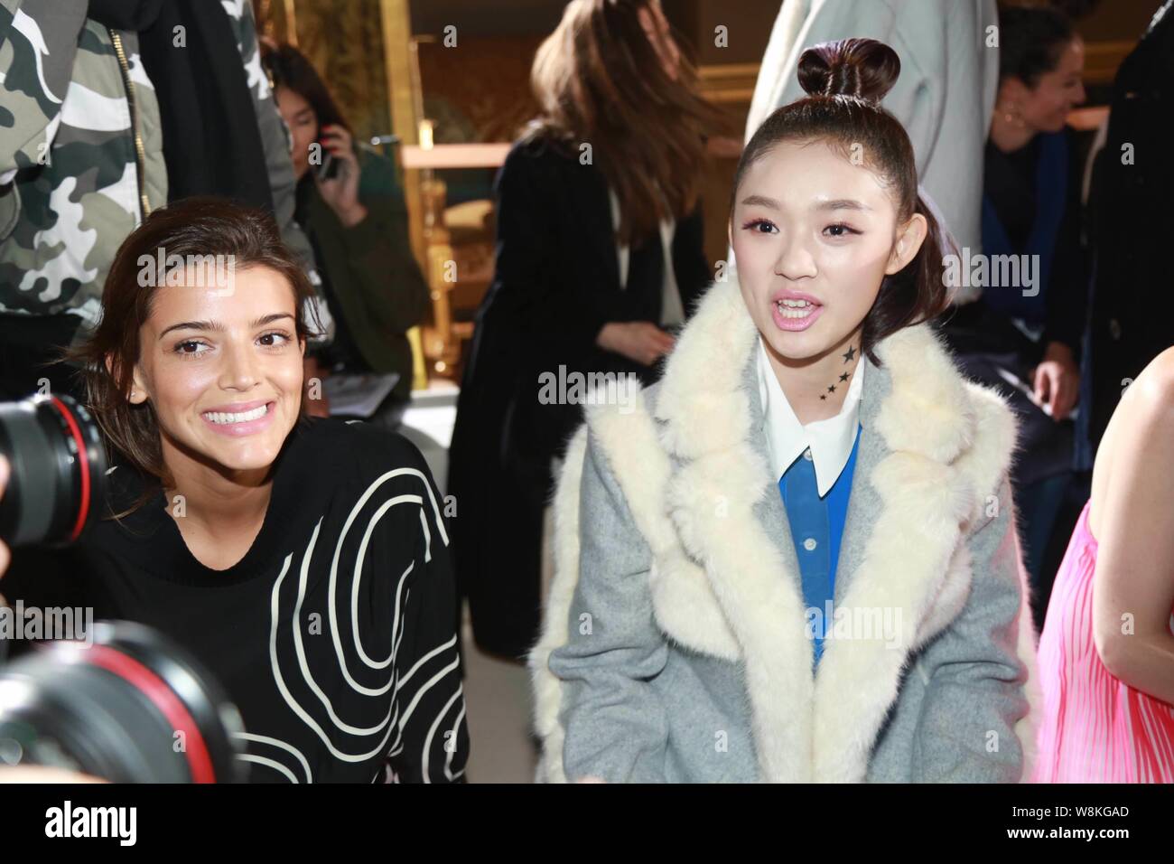 Calu Show L'actrice chinoise Lin Yun, droite et actrice argentine Calu Rivero ...