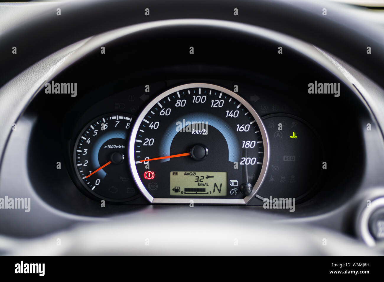 Tableau de bord voiture Eco show en kilomètres par litre Banque D'Images