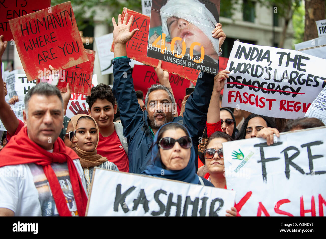 Londres, Angleterre. 10 août, 2019. Les manifestants se sont rassemblés à l'extérieur de l'Inde Maison à Londres pour montrer leur soutien aux Cachemiriens et pour protester contre l'occupation et l'oppression par l'Inde au Cachemire. Crédit : Richard Hancox. Banque D'Images