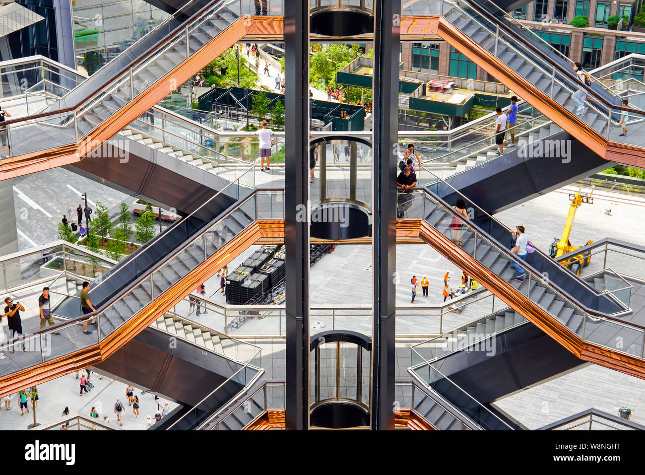 Le navire (structure en nid d'), la construction au centre de la place publique et de jardins, à Hudson Yards. Manhattan, côté ouest. Ec New York Banque D'Images