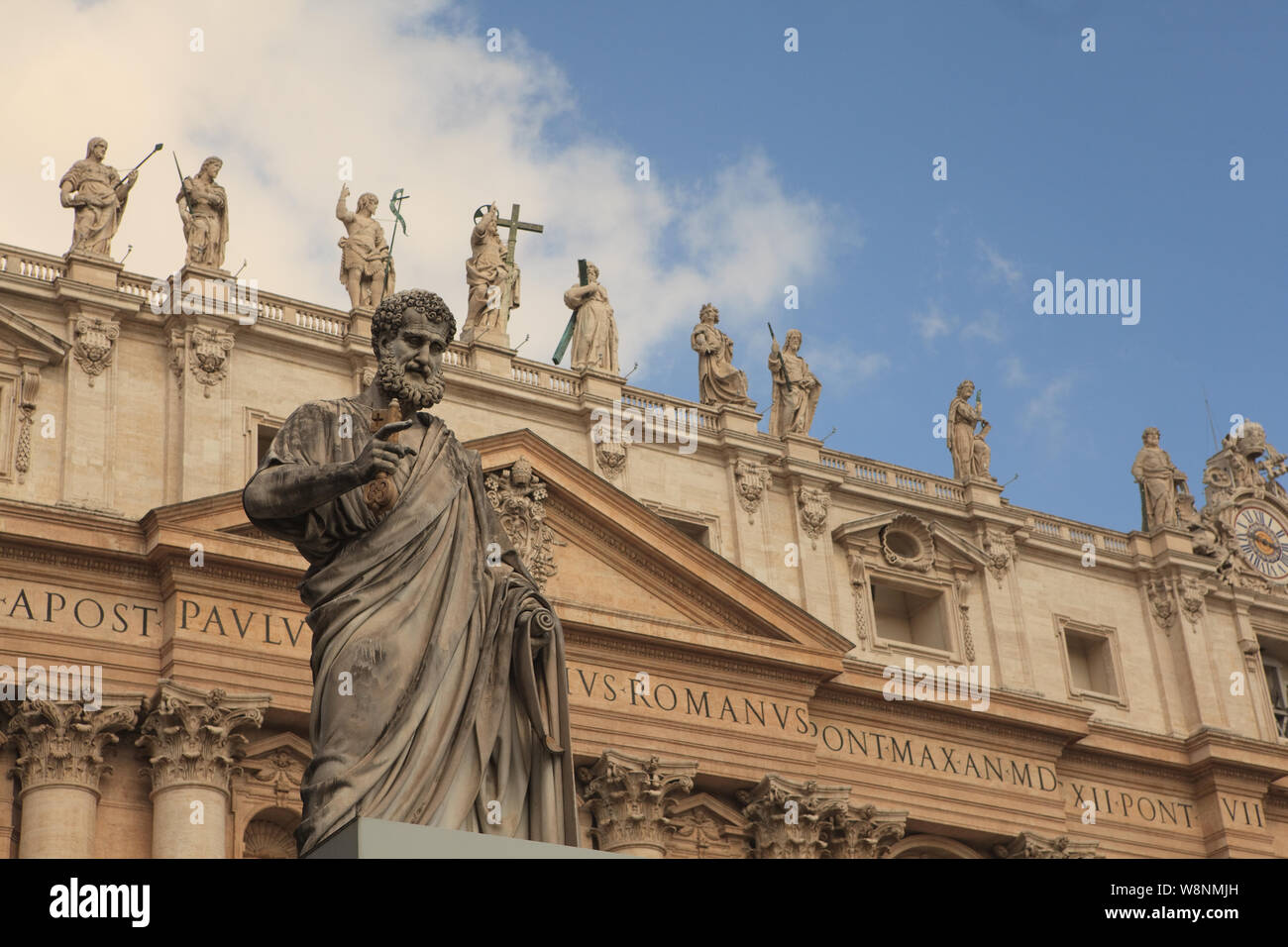 La statue de St Paul à St Peter's Square, Rome, Italie Banque D'Images