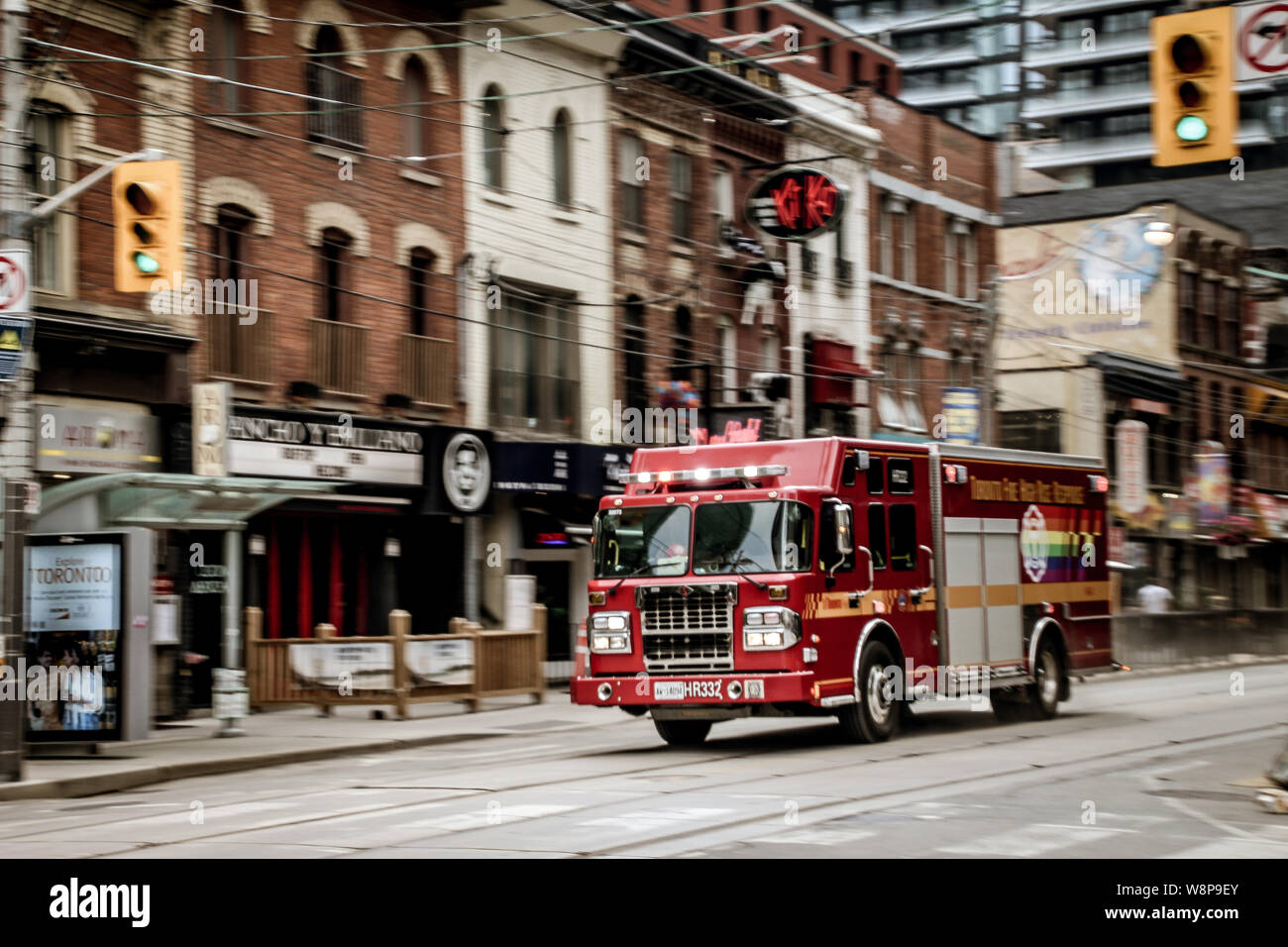 Voyageant dans les rues de Toronto en juin 2019, Canada Banque D'Images