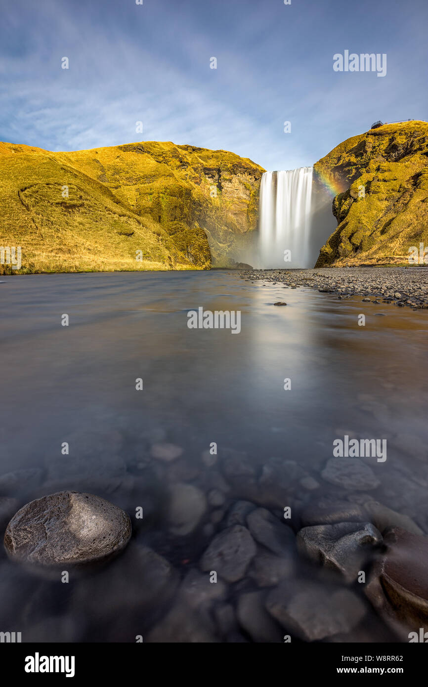 Skogafoss, plus haute cascade dans le sud de l'Islande Banque D'Images