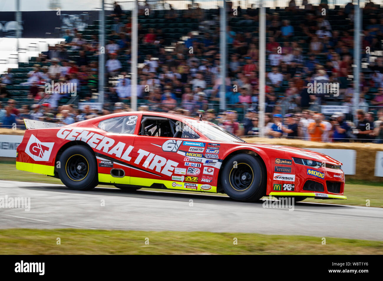 Euro 2014-RC-01 NASCAR Wheelen Euro Série racer avec chauffeur Jérôme Galpin au Goodwood Festival of Speed 2019, Sussex, UK. Banque D'Images