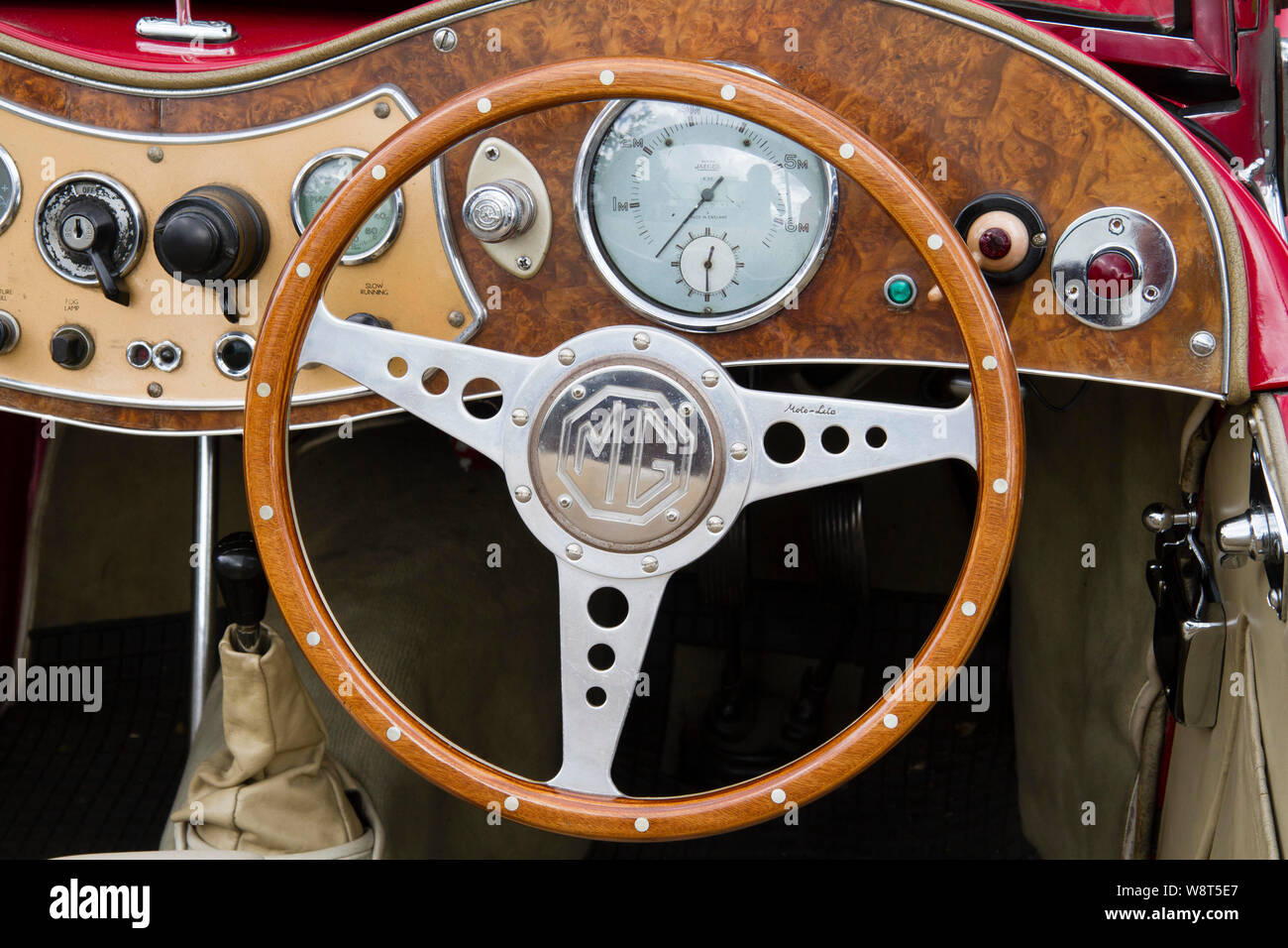 Tableau de bord d'une MG TC de 1940, l'Allemagne. Im Armaturenbrett MG TC aus den 1940er Jahren, Deutschland. Banque D'Images