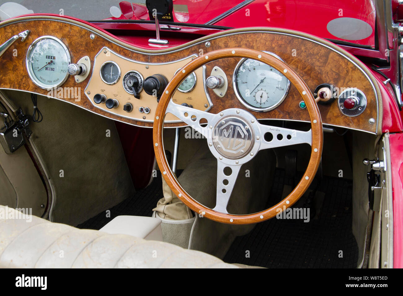 Tableau de bord d'une MG TC de 1940, l'Allemagne. Im Armaturenbrett MG TC aus den 1940er Jahren, Deutschland. Banque D'Images