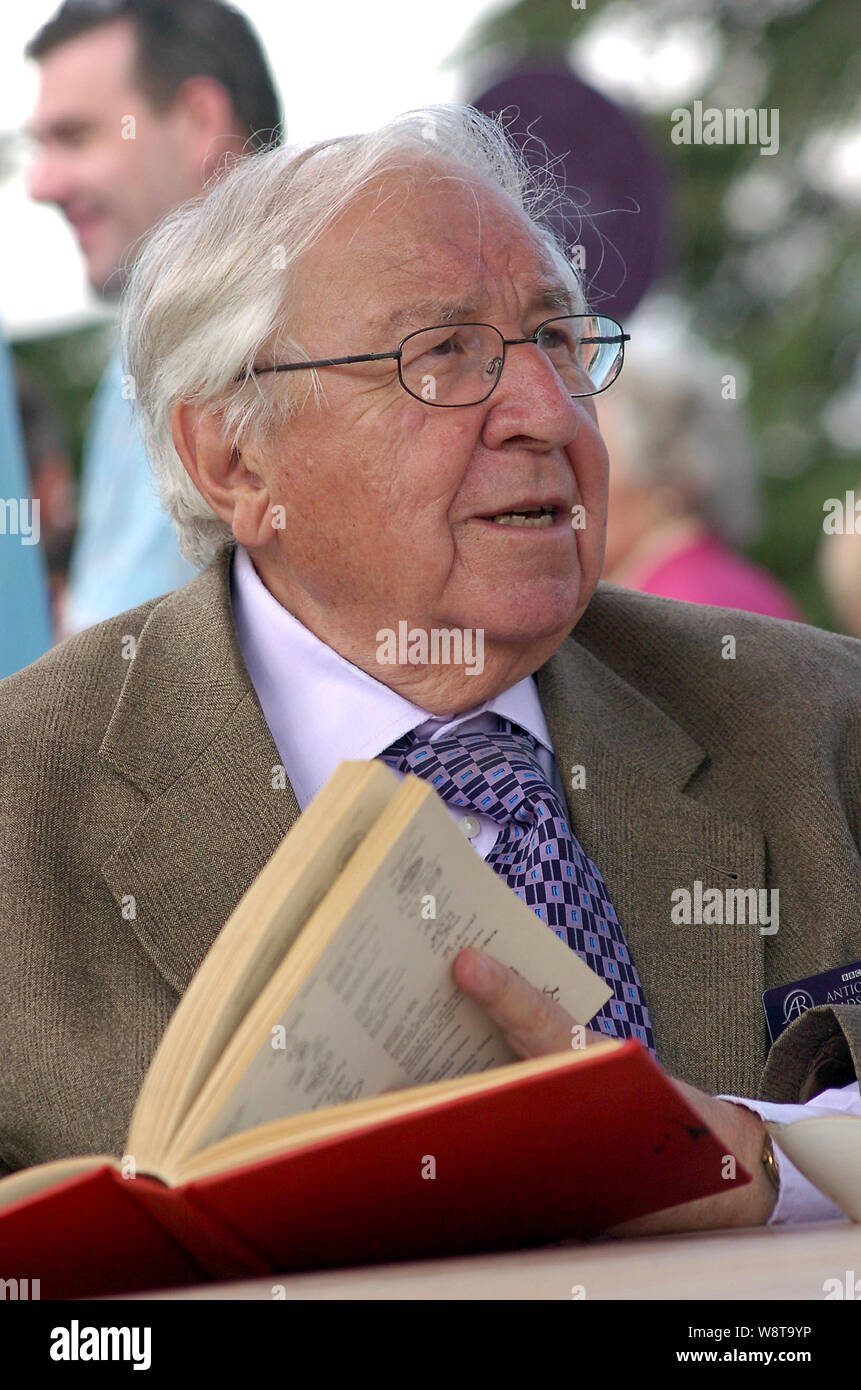 BBC'S Antiques Roadshow filmés au château de Hampton Court. Herefordshire. Sandon Henry Expert. Banque D'Images