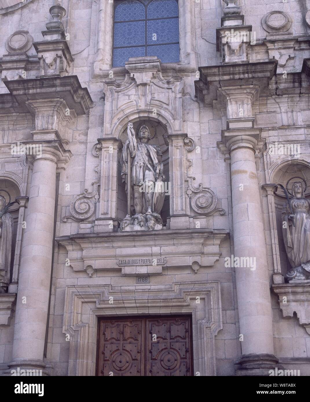 DETALLE DE LA HORNACINA CON LA ESCULTURA DE SAN JORGE - PRINCIPIOS DEL S XVIII. Auteur : ANDRADE DOMINGO. Lieu : EGLISE DE SAN JORGE. Coruña. L'ESPAGNE. Banque D'Images