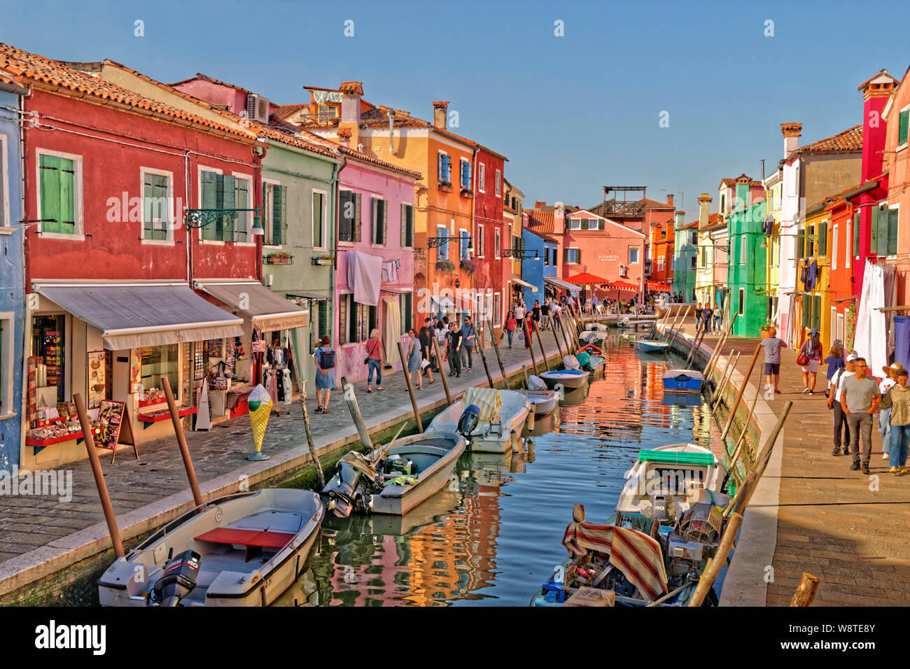 Burano île dans la lagune de Venise, Venise, Italie. Banque D'Images
