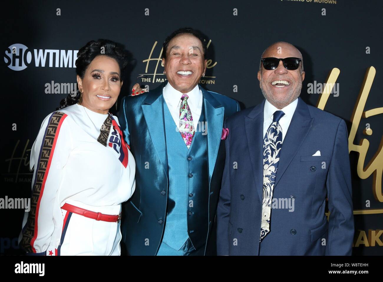 Frances Glandney, Smokey Robinson, pour des arrivées à Berry Gordy HITSVILLE : LA FABRICATION DE LA MOTOWN Premiere, Harmony Gold Theatre, Los Angeles, CA 8 août 2019. Photo par : Priscilla Grant/Everett Collection Banque D'Images