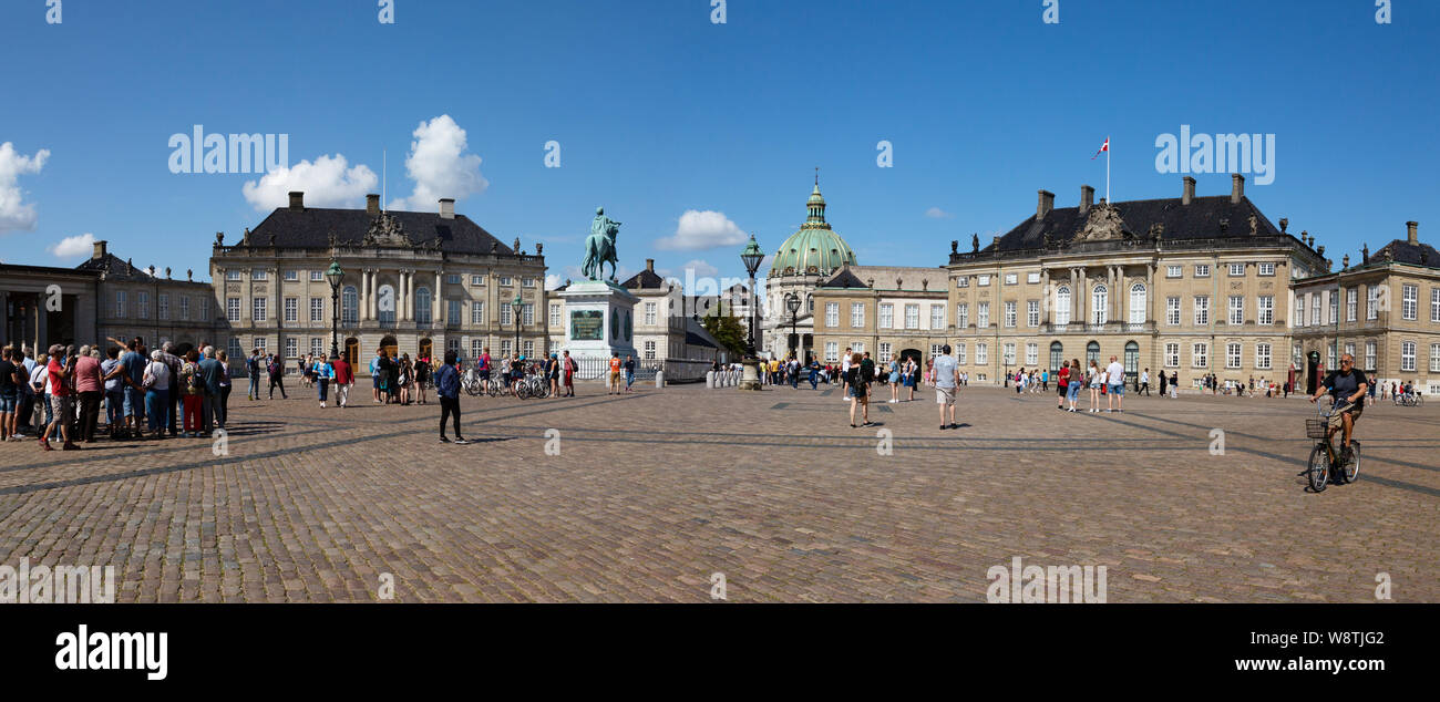 Panorama, le Palais d'Amalienborg Copenhagen Danemark - Palais du xviie siècle, le foyer de la famille royale danoise Copenhague Danemark Scandinavie Europe ; Banque D'Images