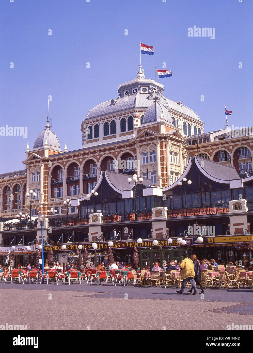 Promenade de la plage et de Kurhaus, Scheveningen, La Haye (Den Haag), Zélande, Royaume des Pays-Bas Banque D'Images