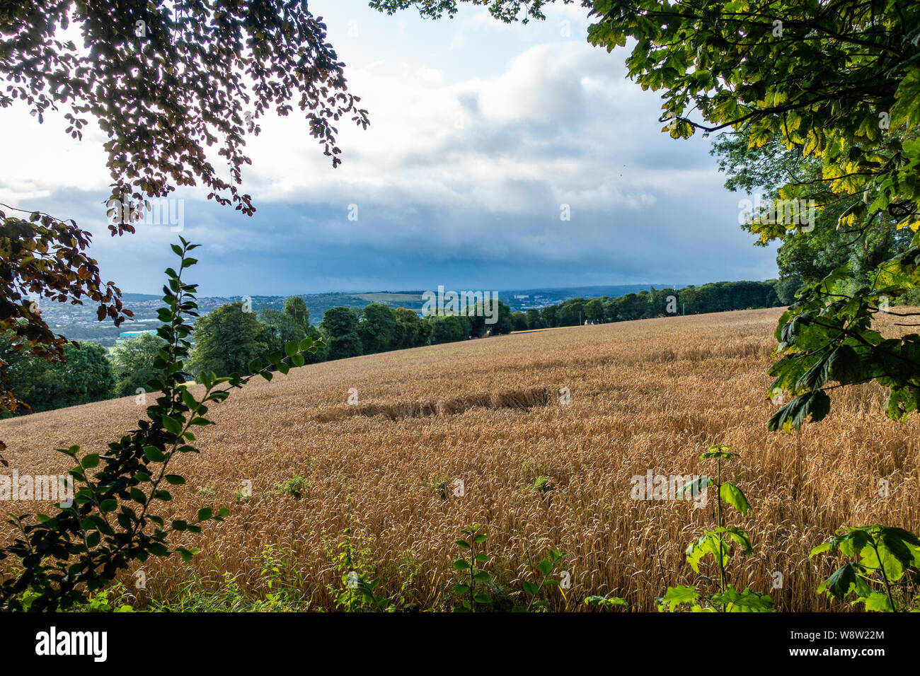 Les nuages de tempête dans la distance sur Sheffield, Angleterre Banque D'Images